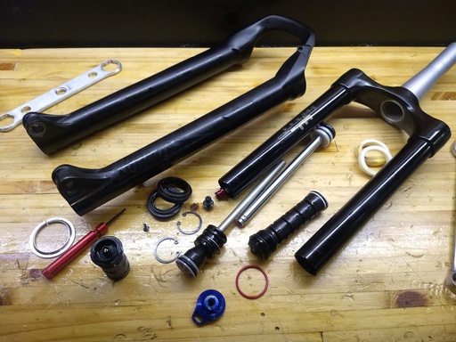 [MANT-BIC-SBO] Servicio de suspensión delantera de bicicleta — botellas hidráulicas o neumáticas